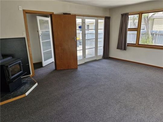 44 Glenmore Avenue, Casebrook, Christchurch City - A Family Favourite in a Popular Location - Photo 1