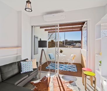 Stylish Studio Apartment in the Heart of Erskineville! - Photo 2