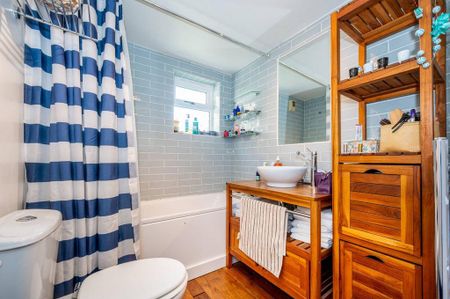 2 bedroom maisonette to rent - Photo 2