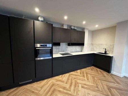 Banbury, Oxfordshire, OX16 - Photo 2