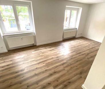 Ruhige Lage! Tolle 2-Zi. Whg mit Balkon, Bad mit Fenster! - Photo 3