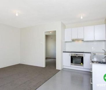 1/9 Macquoid Street, Queanbeyan - Photo 3