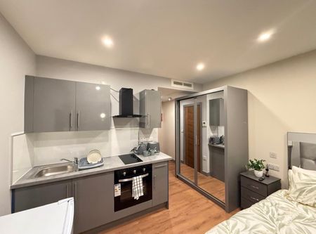 Studio Flat, Cranbrook Road, IG1 - Photo 4