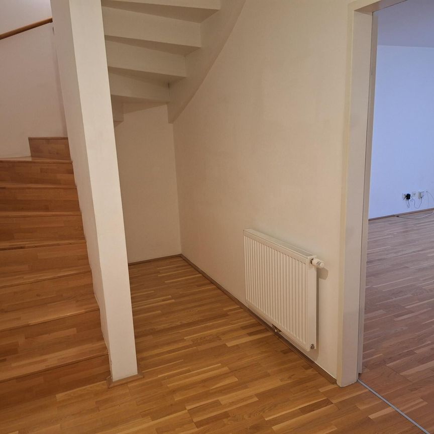 Elegante 3 Zimmer Maisonette mit Balkon in der Zollamtstraße 7 zu vermieten (inkl. Fernwärme-Akonto) - Foto 1