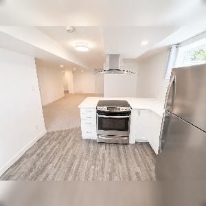 2 Bed 1 Bath Suite 111 Ave Edmonton - Photo 1