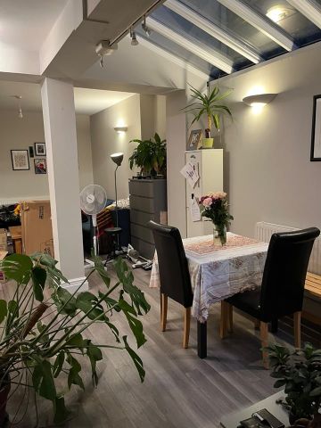 1 Bed Flat, Balham High Road, SW17 - Photo 3