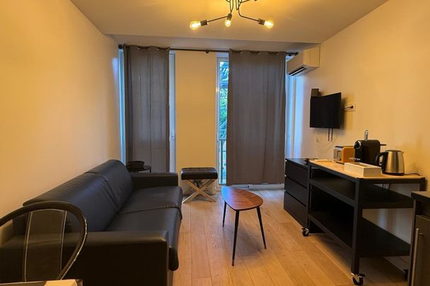 T2 Duplex meublé avec terrasse, eau / élec tout compris - Photo 1