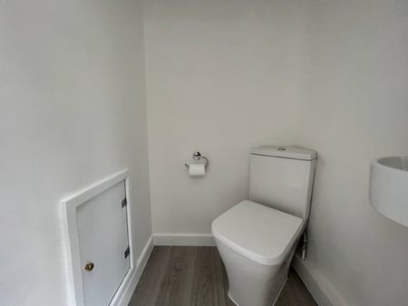 Highfield Park - Photo 2