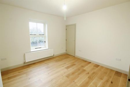 2 bedroom end of terrace house to rent - Photo 3