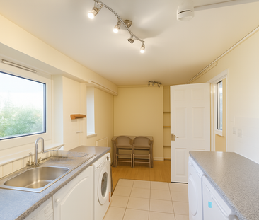 3 bedroom flat to rent - Photo 4 | Rentumo