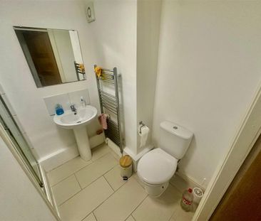 2 bedroom flat to rent - Photo 4