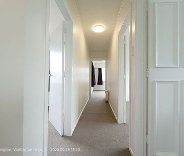 Bright, Modern & Family-Ready – Your Newlands Home - Photo 1