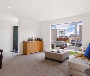 Four Bedroom Beauty! - Photo 3