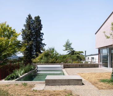 Freistehendes Einfamilienhaus mit Pool und Doppelgarage - Photo 6