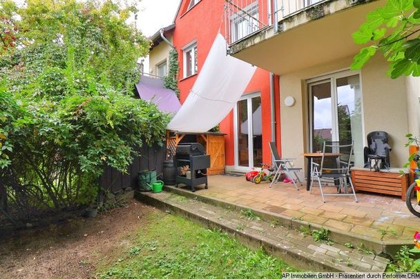 FAMILIENFREUNDLICHE DOPPELHAUSHÄLFTE! 5 Zimmer, 2 Bäder, Garten mit Terrasse und viel mehr... - Foto 1