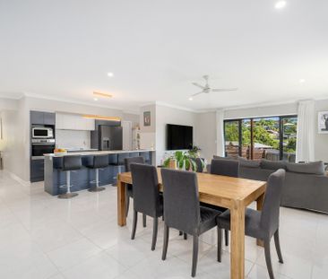 Beautiful Family Home Living - Photo 1