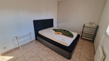 À LOUER VITROLLES GARE bail 1 an Villa meublée avec véranda, jardin et grand garage, - Photo 2