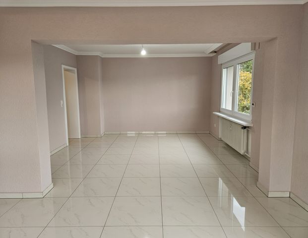 Stieldorferhohn: Top-modernisierte Etagenwohnung mit gehobener Ausstattung - Foto 1