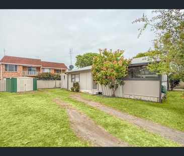 4 Ocean Street, Lake Illawarra, NSW 2528 - Photo 5