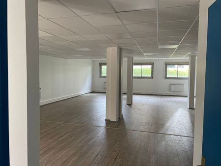 Location bureaux 2 pièces, 125.00m², Bourg-en-Bresse - Photo 2