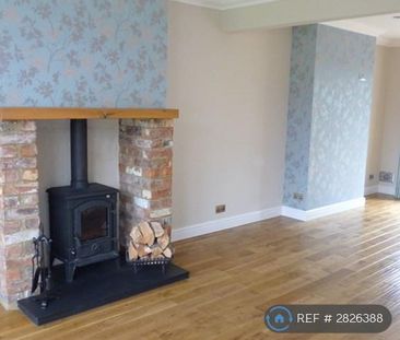 3 bedroom semi-detached house to rent - Photo 3