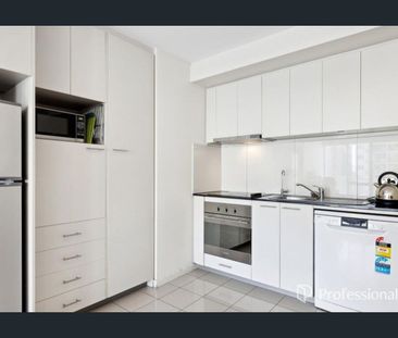 Perfect Location! - Photo 4