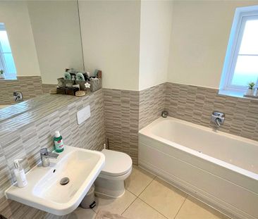 2 bedroom Maisonette in Charlock Place, Bracknell - Photo 5