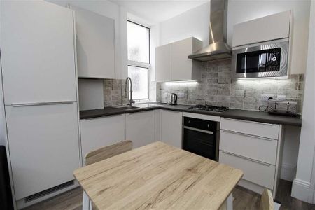 2 bedroom apartment to rent - Photo 3