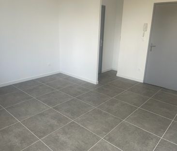 Location Appartement 4 pièces 98m² LALLAING 59167 - Photo 2