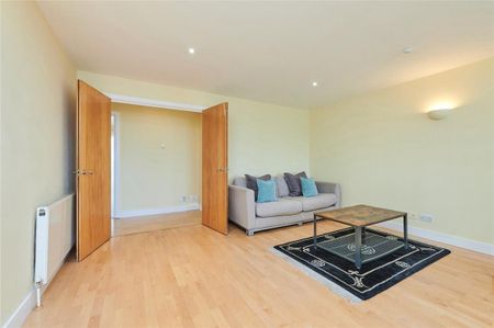 2 bedroom flat in 3 Arnhem Place - Photo 5