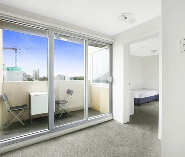 STUDENT ACCOMMODATION - PARTIALLY FURNISHED IN THE HEART OF HAWTHORN - Photo 5