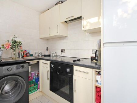 2 bedroom end of terrace house to rent - Photo 4