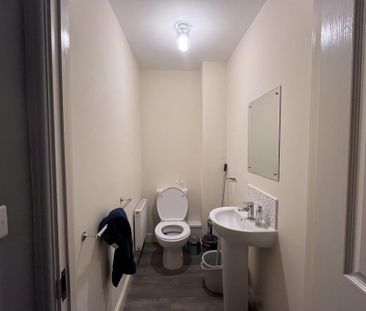 3 bedroom semi-detached house to rent - Photo 1