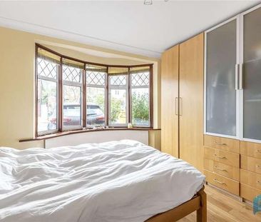 Pymmes Green Road, London, N11 - Photo 5