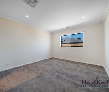 Comfort, Space & Convenience - Your Ideal Werribee Home - Photo 2