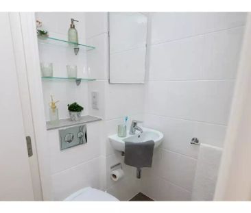 Silver Ensuite - Photo 2