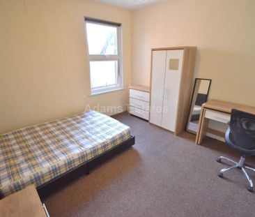 6 bedroom terraced house to rent - Photo 3