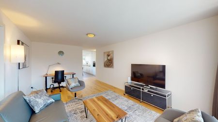 Stylish 2.5-Room Furnished Apartment with Balcony in Zürich's Sought-After District 6 - Foto 3