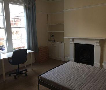 5 bedroom terraced house to rent - Photo 4