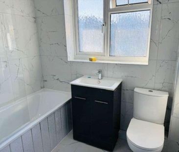 Plumer Road, High Wycombe, HP11 - Photo 6