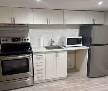 For Lease - 6 Sussex Avenue, Brantford, Ontario - Photo 3