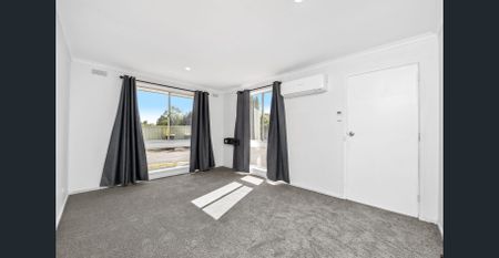 Beautifully Presented Unit in a Prime Bendigo Location - Photo 3