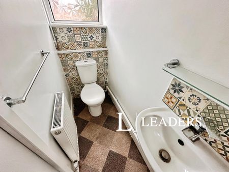 3 bedroom semi-detached to rent Anson Road; Meir; ST3 - Photo 2
