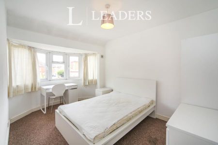 5 bedroom house to rent Comer Road, St Johns, Worcester, WR2 - Photo 3