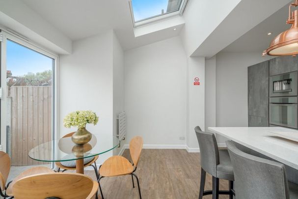 3 bedroom terraced house to rent - Photo 1