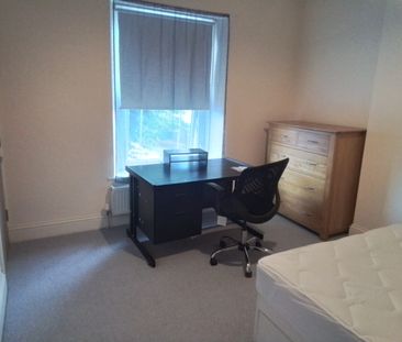 4 Bed Terraced House, Downend Road, BS16 - Photo 4