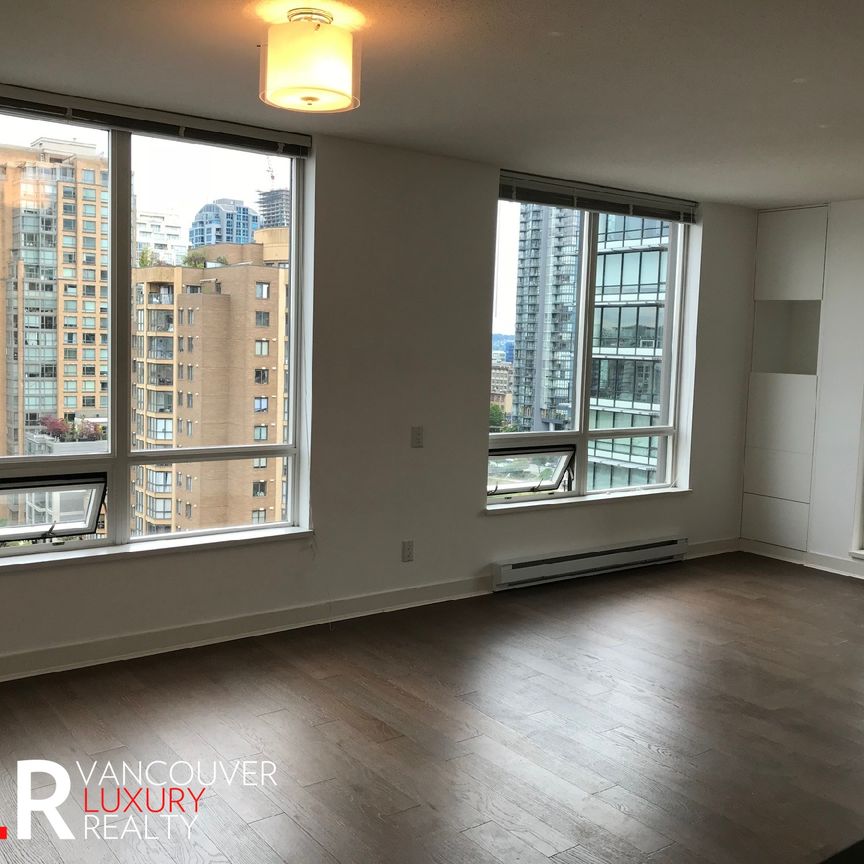 Condo in Downtown Vancouver, BC - Photo 1