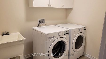 For Lease - 2135 Speare Court, Innisfil, Ontario - Photo 3