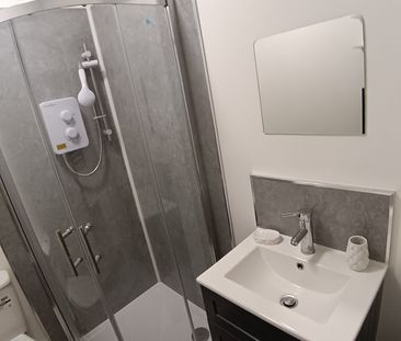 1 Bed Flat, Thornton Heath, CR7 - Photo 3