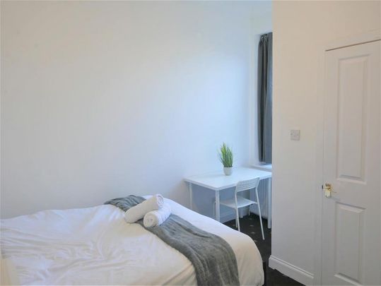 5 bedroom house share to rent - Photo 1